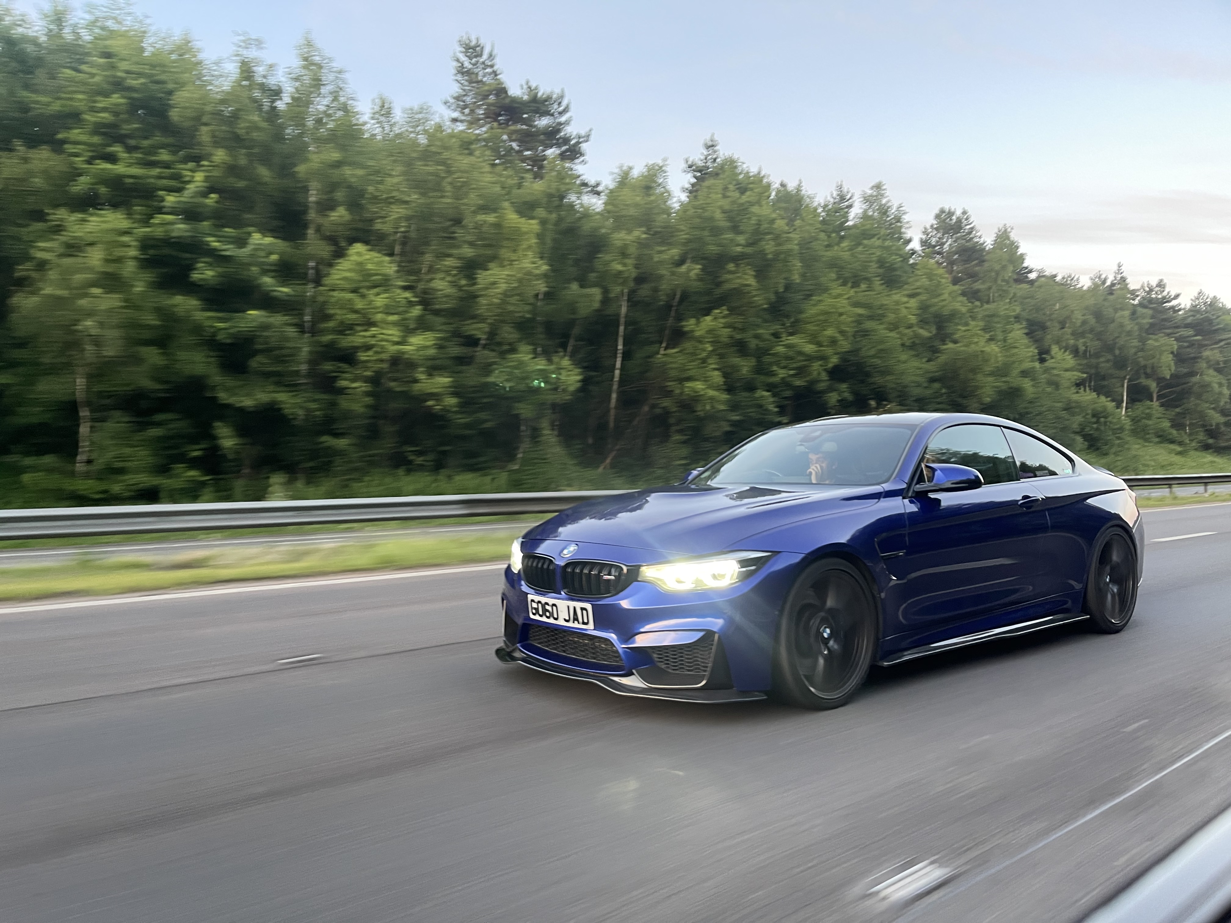 AA989945 B493 4708 99FD 69B2D13D5682